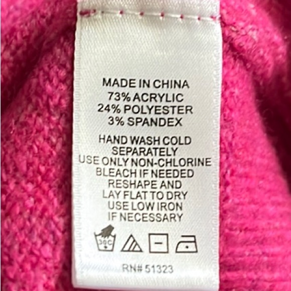 CECE Pink  with Pearl Embellishments Size S Crewneck Sweater NWOT - Picture 9 of 9